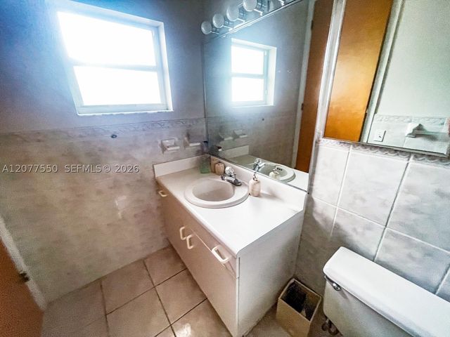 9008 Collins Ave 402, Surfside, FL 33154