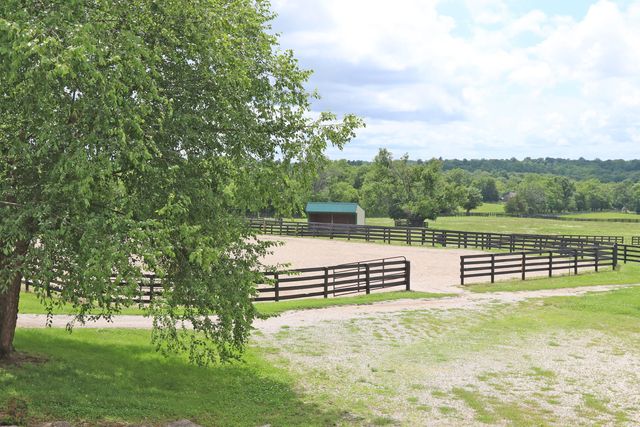 1070 Kidds Mill Road, Versailles, KY 40383
