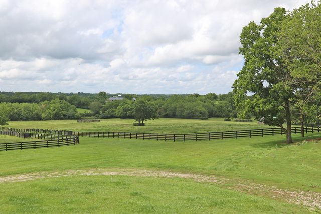 1070 Kidds Mill Road, Versailles, KY 40383