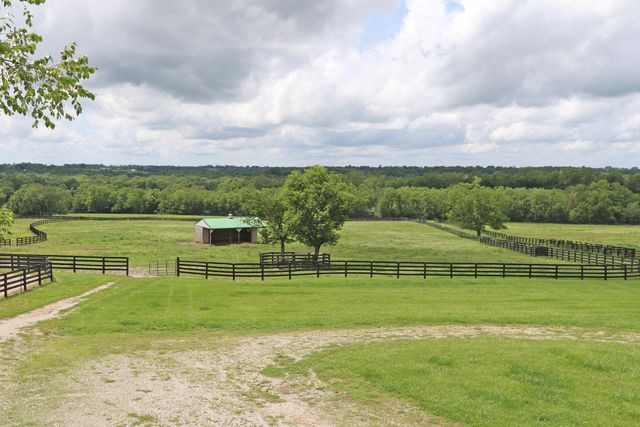 1070 Kidds Mill Road, Versailles, KY 40383