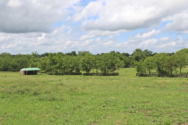 1070 Kidds Mill Road, Versailles, KY 40383
