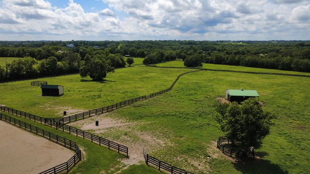 1070 Kidds Mill Road, Versailles, KY 40383