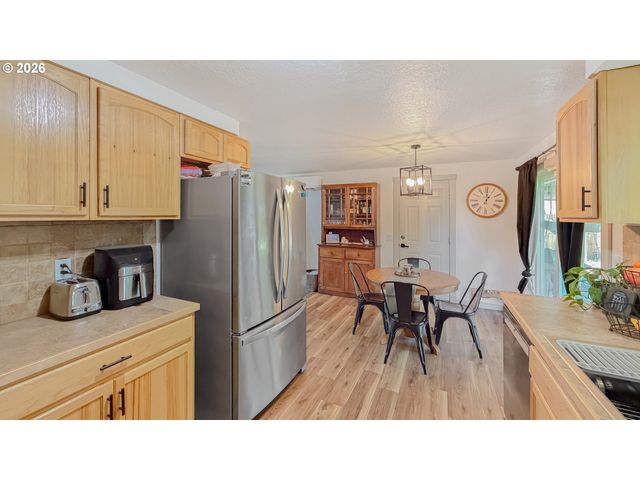 876 WELCOME Way, Eugene, OR 97402