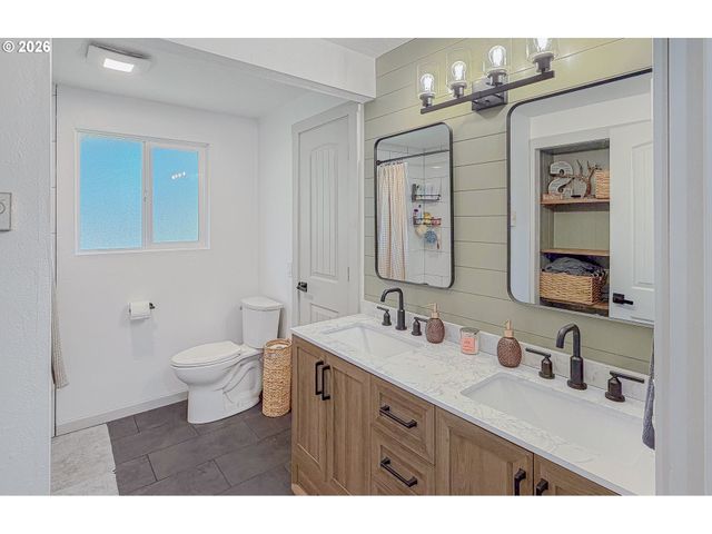 876 WELCOME Way, Eugene, OR 97402