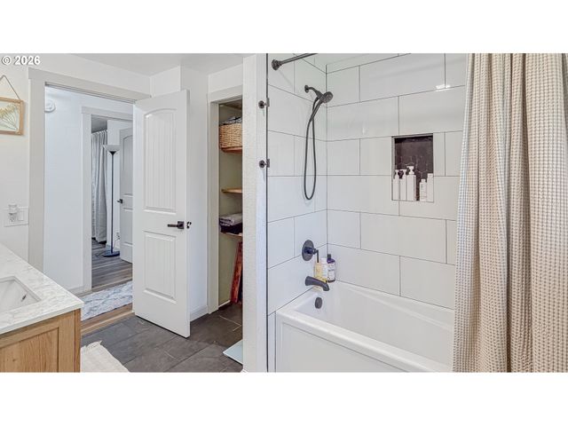 876 WELCOME Way, Eugene, OR 97402