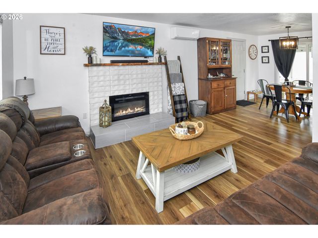 876 WELCOME Way, Eugene, OR 97402