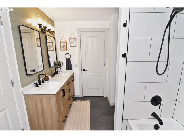 876 WELCOME Way, Eugene, OR 97402