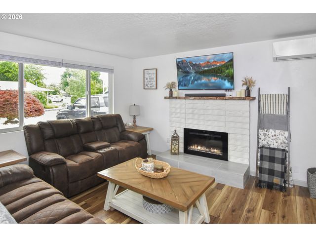 876 WELCOME Way, Eugene, OR 97402