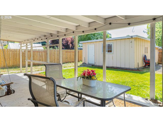 876 WELCOME Way, Eugene, OR 97402