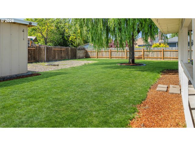 876 WELCOME Way, Eugene, OR 97402