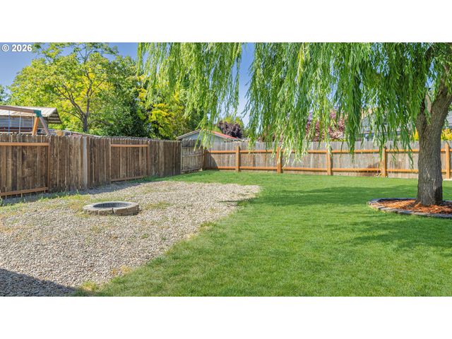 876 WELCOME Way, Eugene, OR 97402