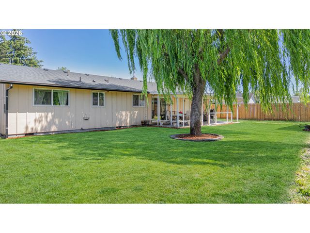 876 WELCOME Way, Eugene, OR 97402