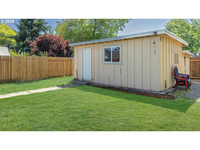 876 WELCOME Way, Eugene, OR 97402