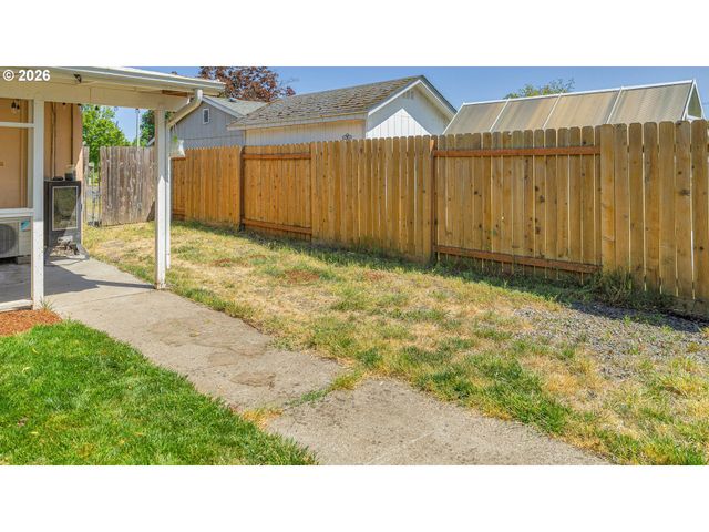876 WELCOME Way, Eugene, OR 97402
