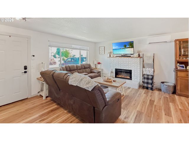 876 WELCOME Way, Eugene, OR 97402