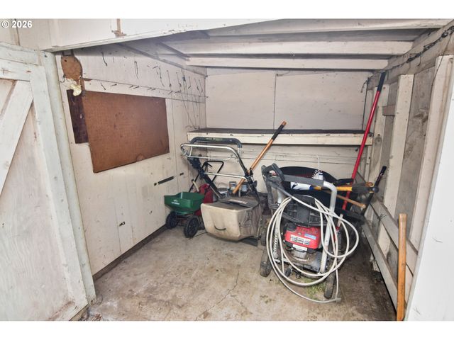 876 WELCOME Way, Eugene, OR 97402