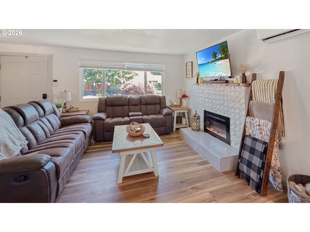 876 WELCOME Way, Eugene, OR 97402