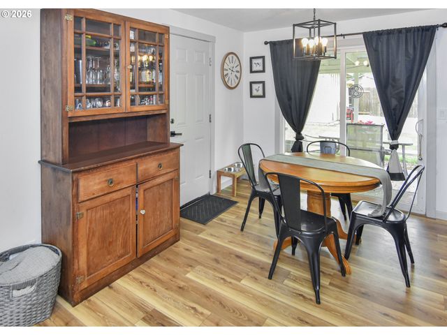 876 WELCOME Way, Eugene, OR 97402