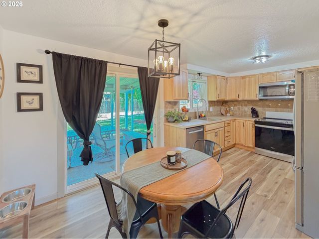 876 WELCOME Way, Eugene, OR 97402