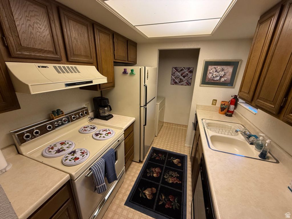 Image 15 of property listing at 6868 COUNTRYWOODS CIR #H3, Midvale, UT 84047