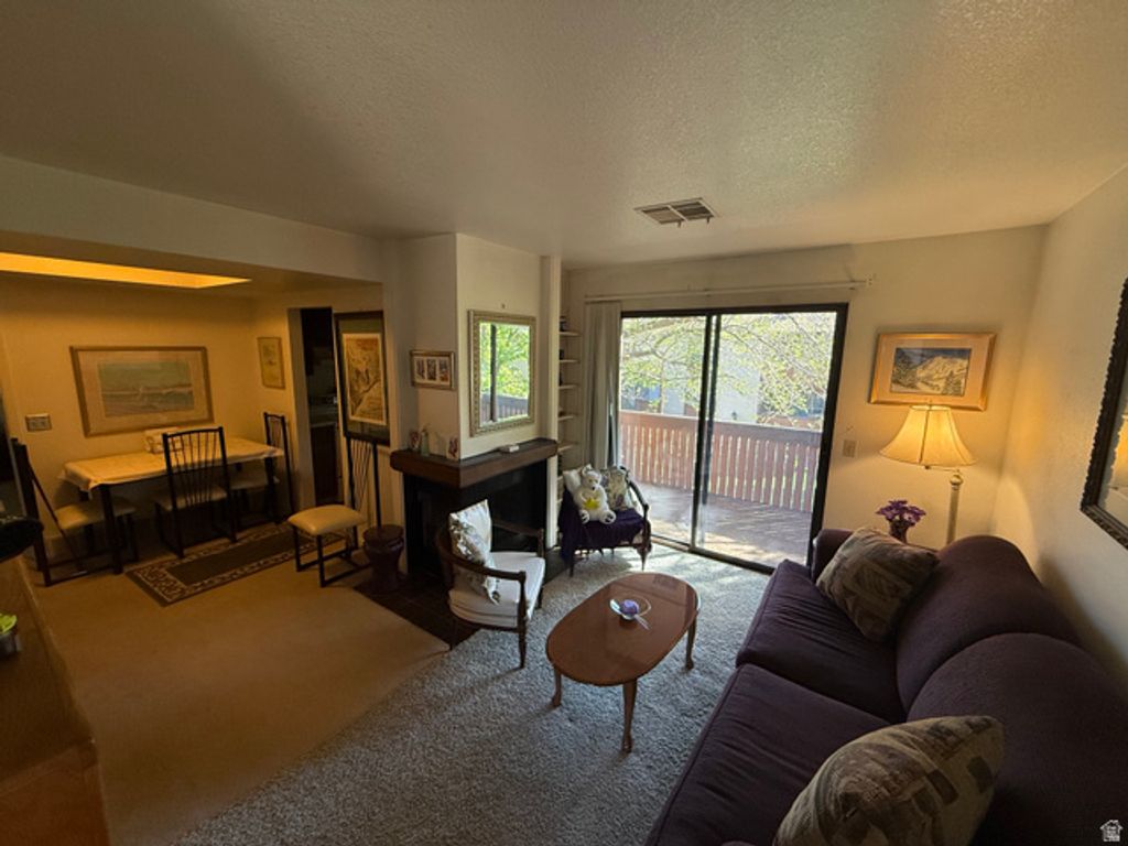 Image 8 of property listing at 6868 COUNTRYWOODS CIR #H3, Midvale, UT 84047