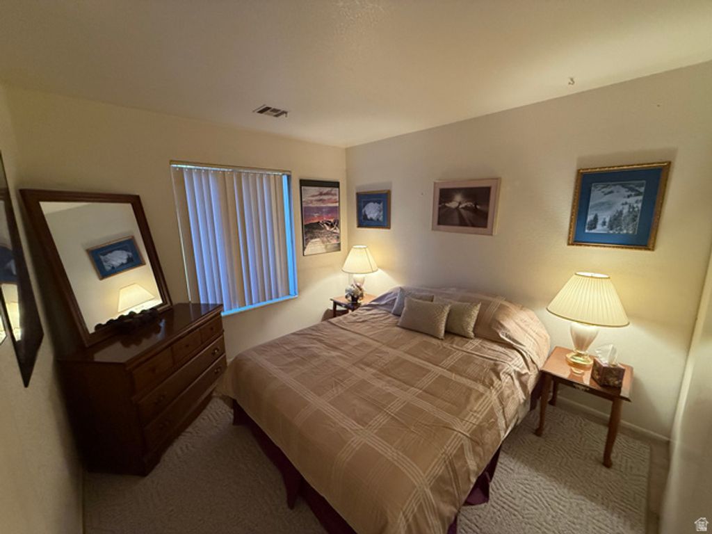 Image 9 of property listing at 6868 COUNTRYWOODS CIR #H3, Midvale, UT 84047