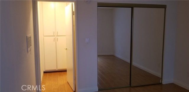 18530 Hatteras Street 102, Tarzana (los Angeles), CA 91356