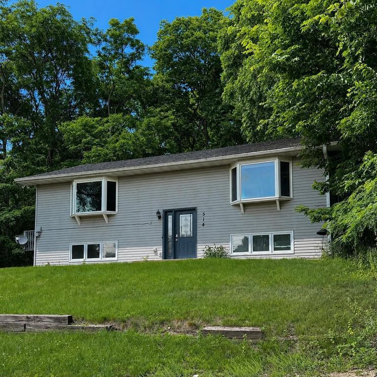514 9th Avenue, Baraboo, WI 53913