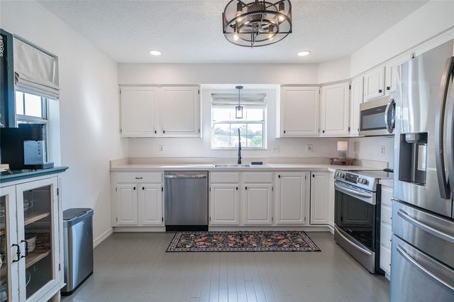 37340 DERBYSHIRE DRIVE, Zephyrhills, FL 33542