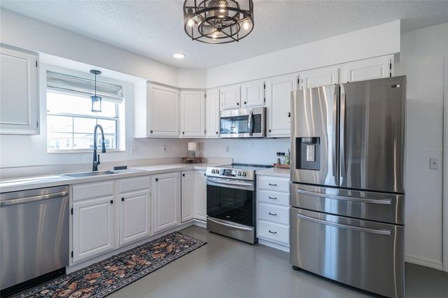 37340 DERBYSHIRE DRIVE, Zephyrhills, FL 33542