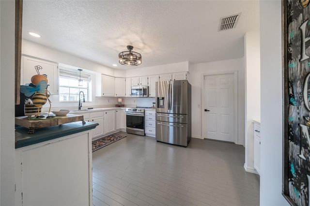 37340 DERBYSHIRE DRIVE, Zephyrhills, FL 33542