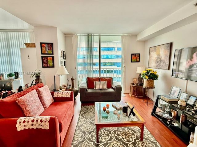 3180 SW 22nd Terrace 1208, Miami, FL 33145
