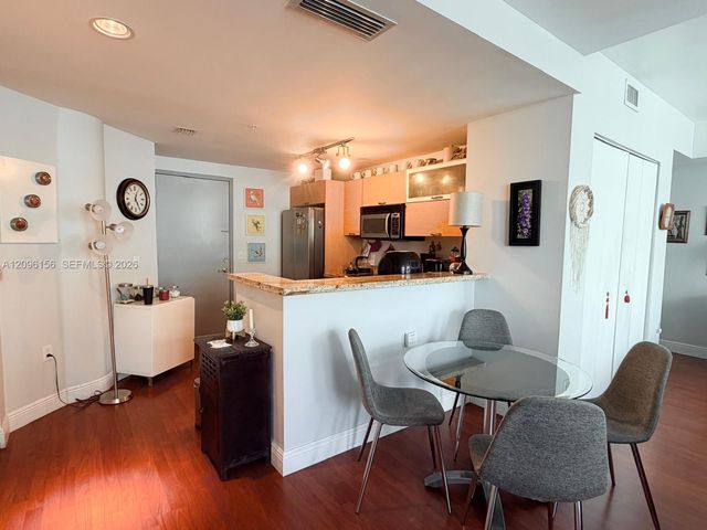 3180 SW 22nd Terrace 1208, Miami, FL 33145