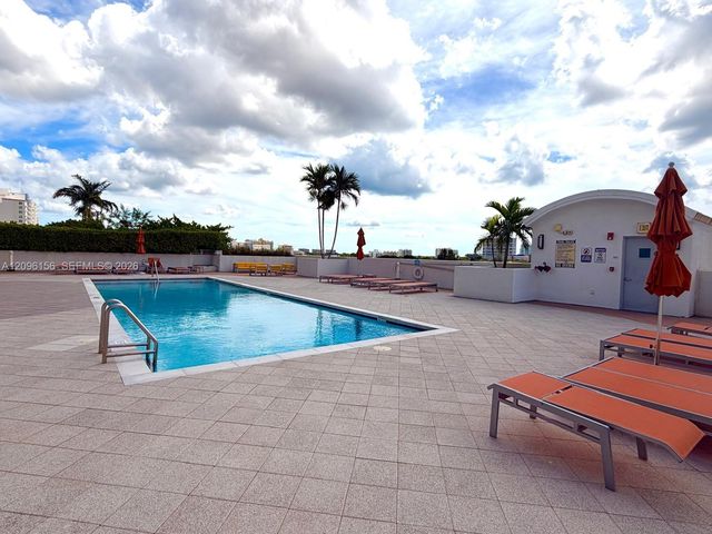 3180 SW 22nd Terrace 1208, Miami, FL 33145