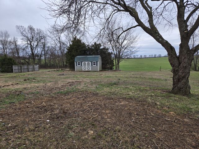 337 Bumpus Mill Rd, Oak Grove, KY 42262