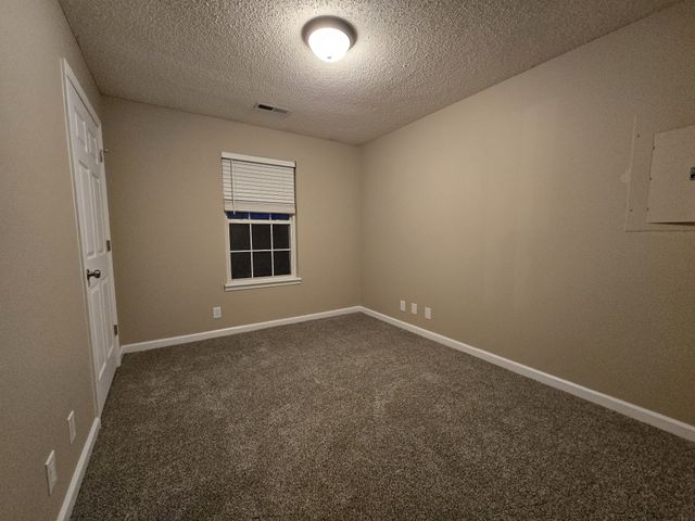 337 Bumpus Mill Rd, Oak Grove, KY 42262