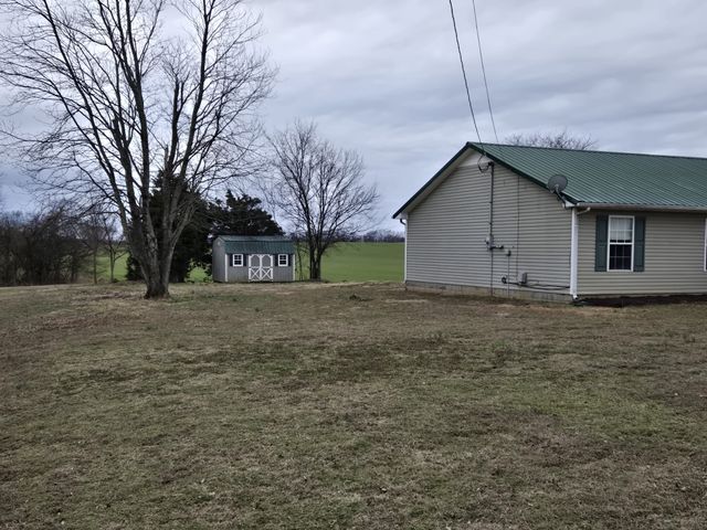 337 Bumpus Mill Rd, Oak Grove, KY 42262