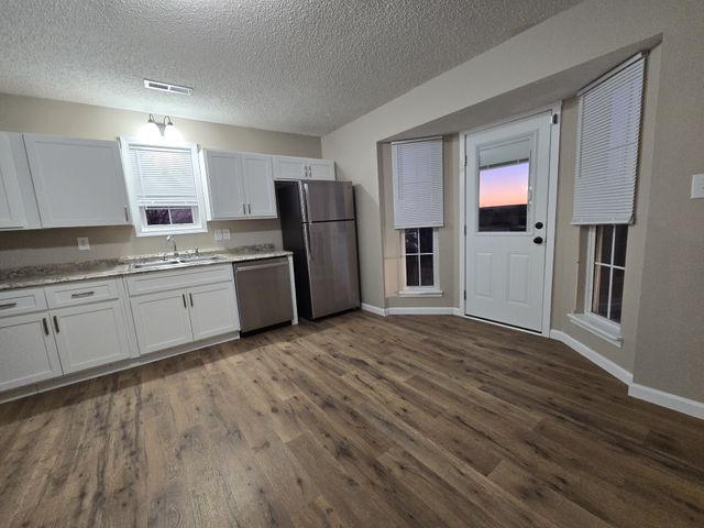 337 Bumpus Mill Rd, Oak Grove, KY 42262