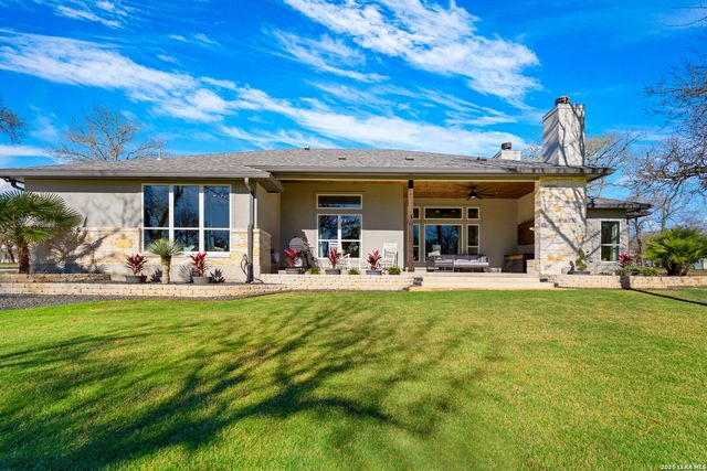 124 N Tranquility, La Vernia, TX 78121