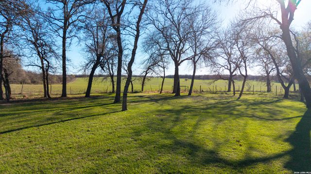 124 N Tranquility, La Vernia, TX 78121