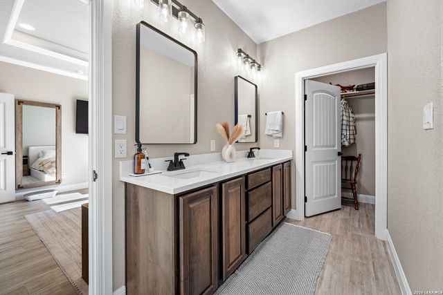 124 N Tranquility, La Vernia, TX 78121