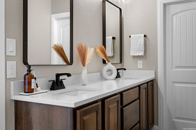 124 N Tranquility, La Vernia, TX 78121