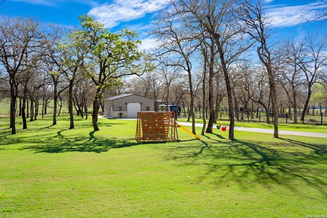 124 N Tranquility, La Vernia, TX 78121