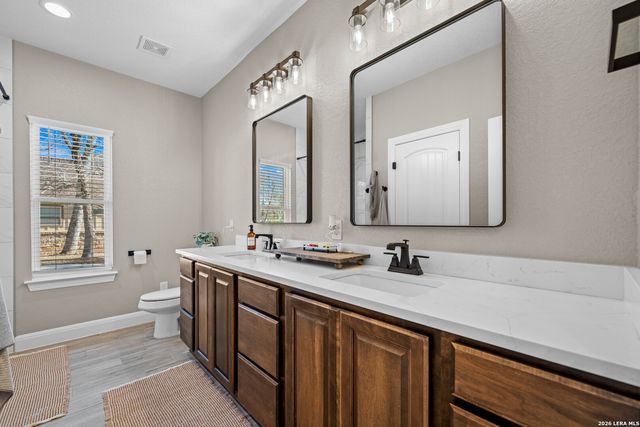 124 N Tranquility, La Vernia, TX 78121