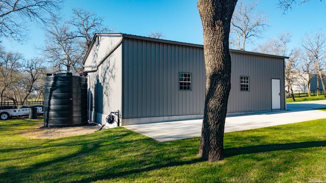 124 N Tranquility, La Vernia, TX 78121