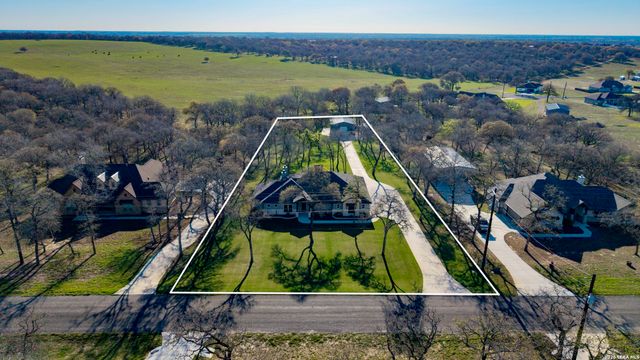 124 N Tranquility, La Vernia, TX 78121