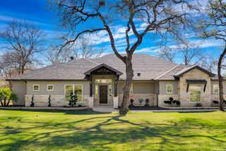 124 N Tranquility, La Vernia, TX 78121