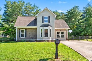 902 Cimarron Ct, Clarksville, TN 37042