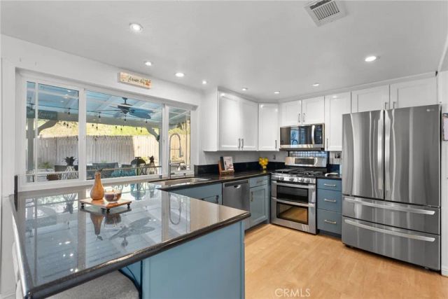 27466 Annette Jo, Saugus, CA 91350