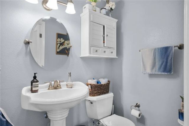 27466 Annette Jo, Saugus, CA 91350